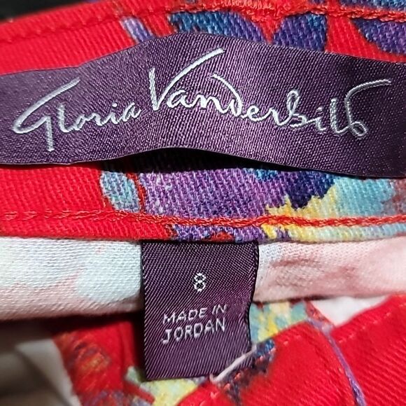 Gloria Vanderbilt Women's Red Floral Flex Stretch Shorts Size 8 NWT - Picture 6 of 7